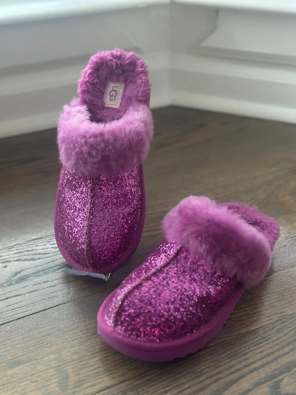 UGG Classic Short II Discontinued Glitter Pink Boots Big Kids 5 NWT